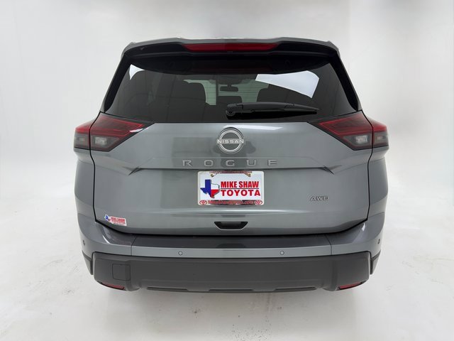Used 2025 Nissan Rogue SV image 39