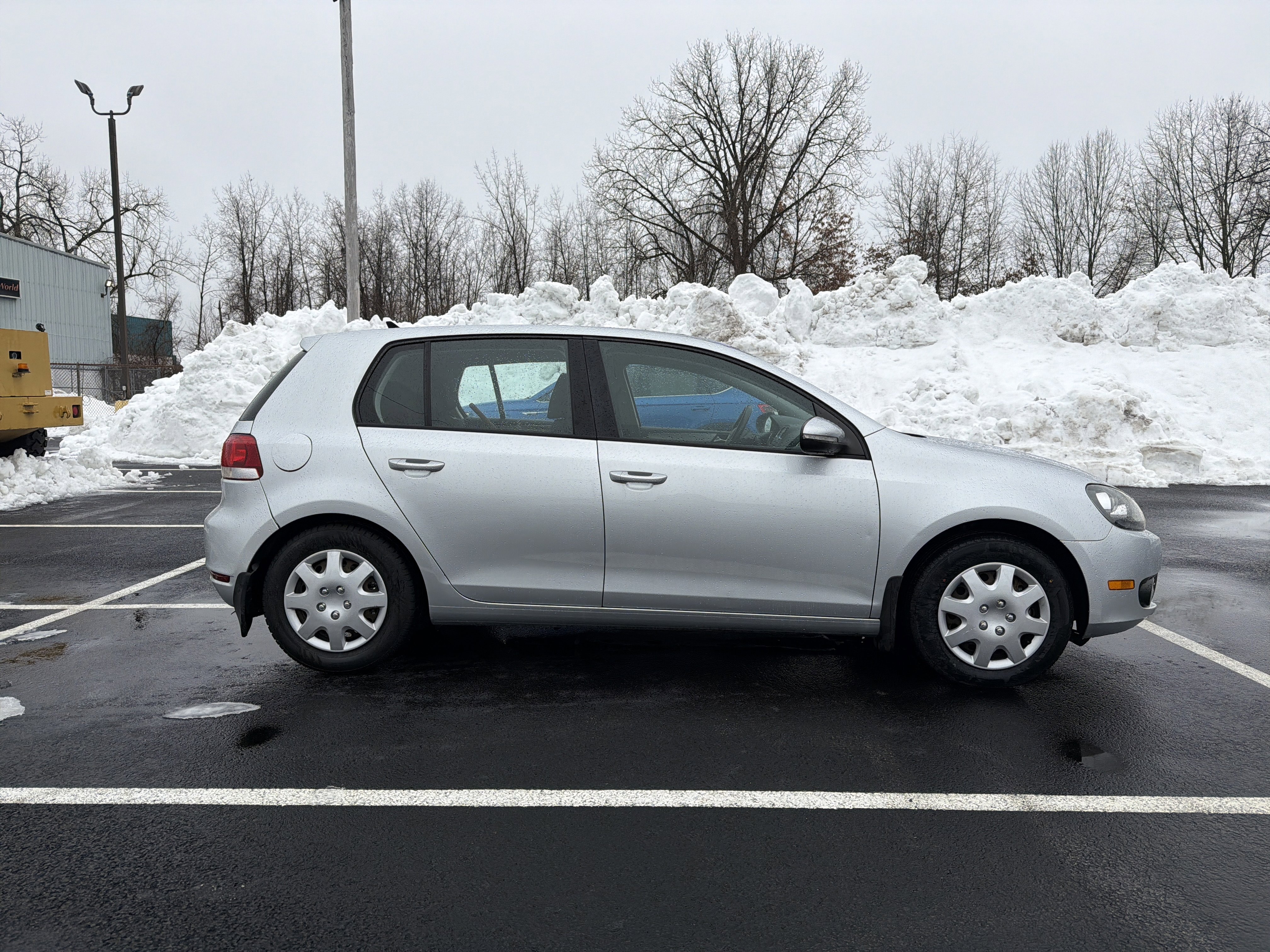 Used 2011 Volkswagen Golf TDI image 4