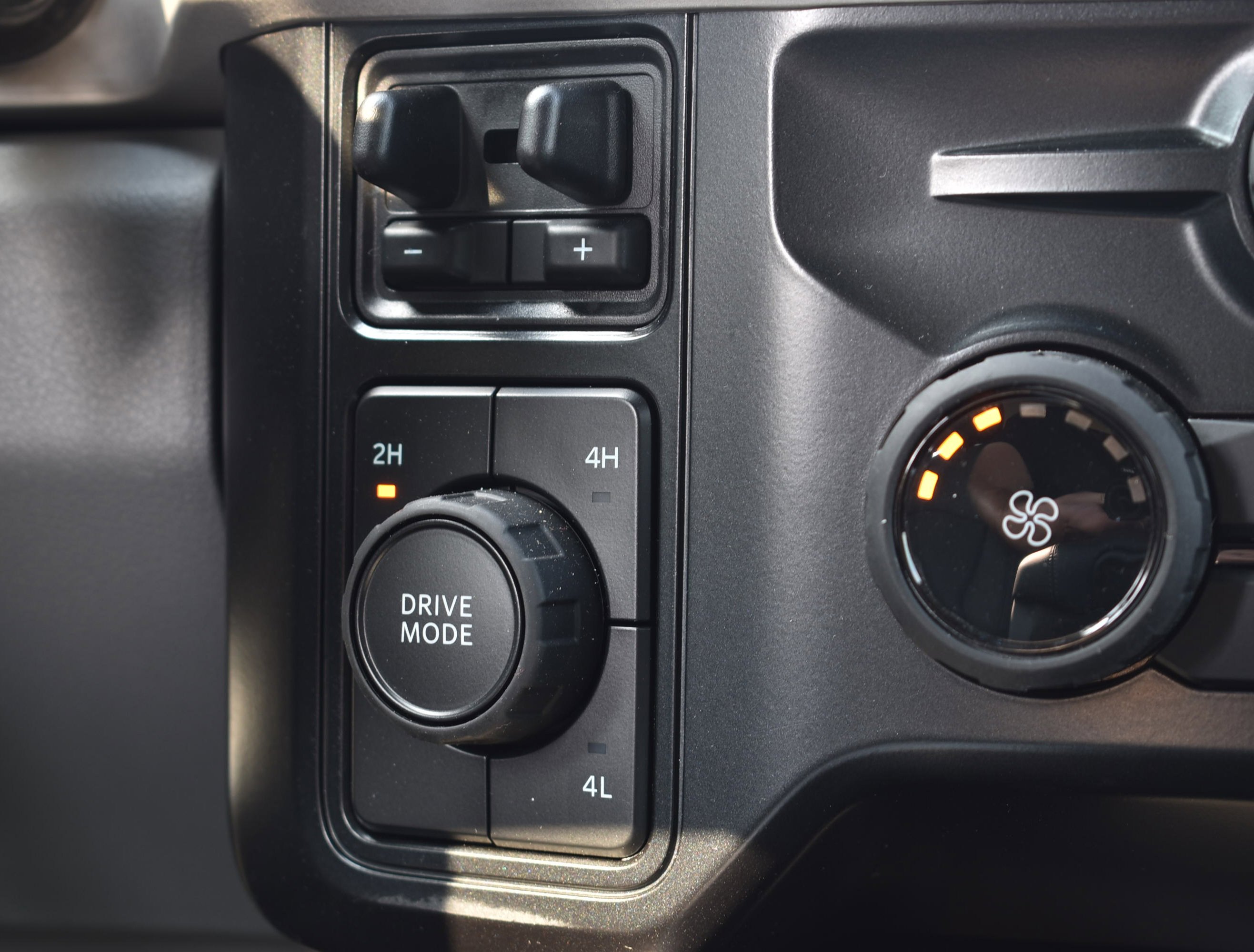 New 2025 Ford F450 XLT w/ 360-Degree Camera Package image 21
