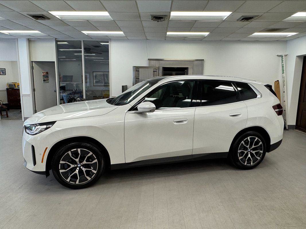 Used 2025 BMW X3 xDrive30i image 2