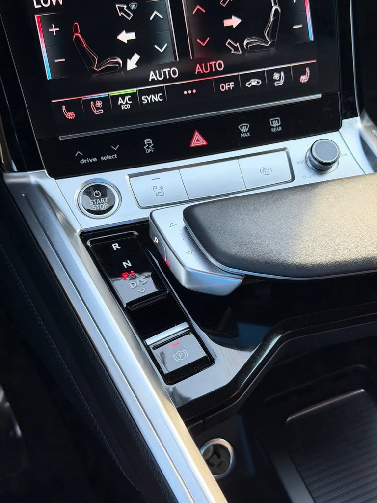 Used 2021 Audi e-tron Prestige w/ Prestige Package AWD/4WD image 33