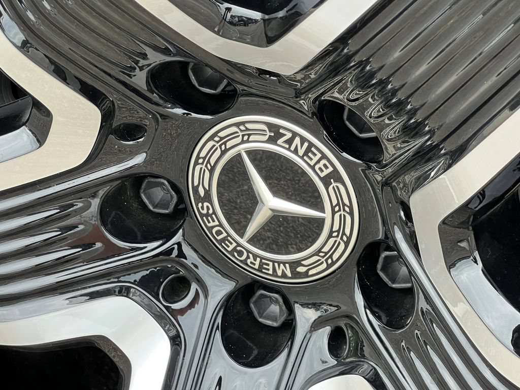New 2027 Mercedes-Benz GLC 300 4MATIC image 9