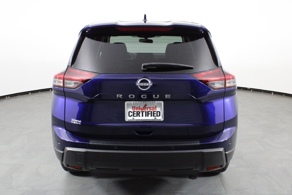 Certified 2025 Nissan Rogue SV FWD image 9