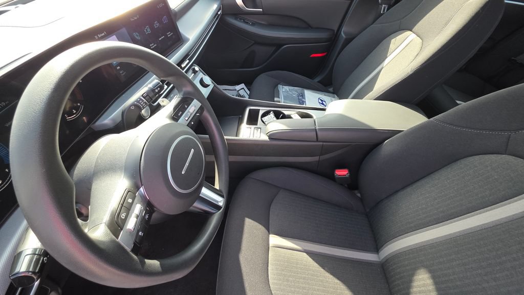 Used 2025 Hyundai Sonata SEL FWD image 12