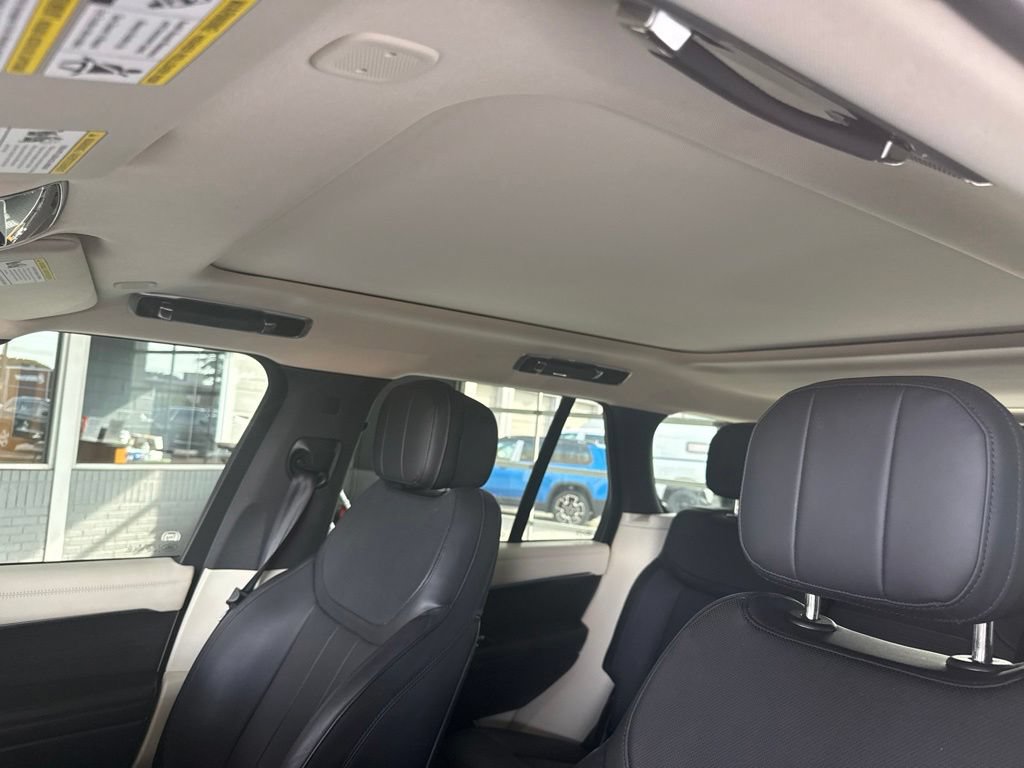 Used 2023 Land Rover Range Rover SE AWD/4WD image 16