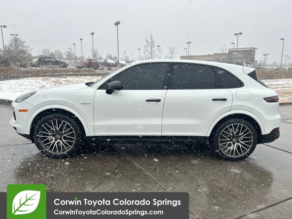 Used 2021 Porsche Cayenne E-Hybrid image 4