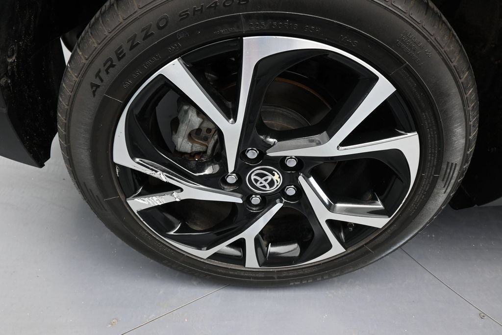 Used 2021 Toyota C-HR XLE FWD image 41