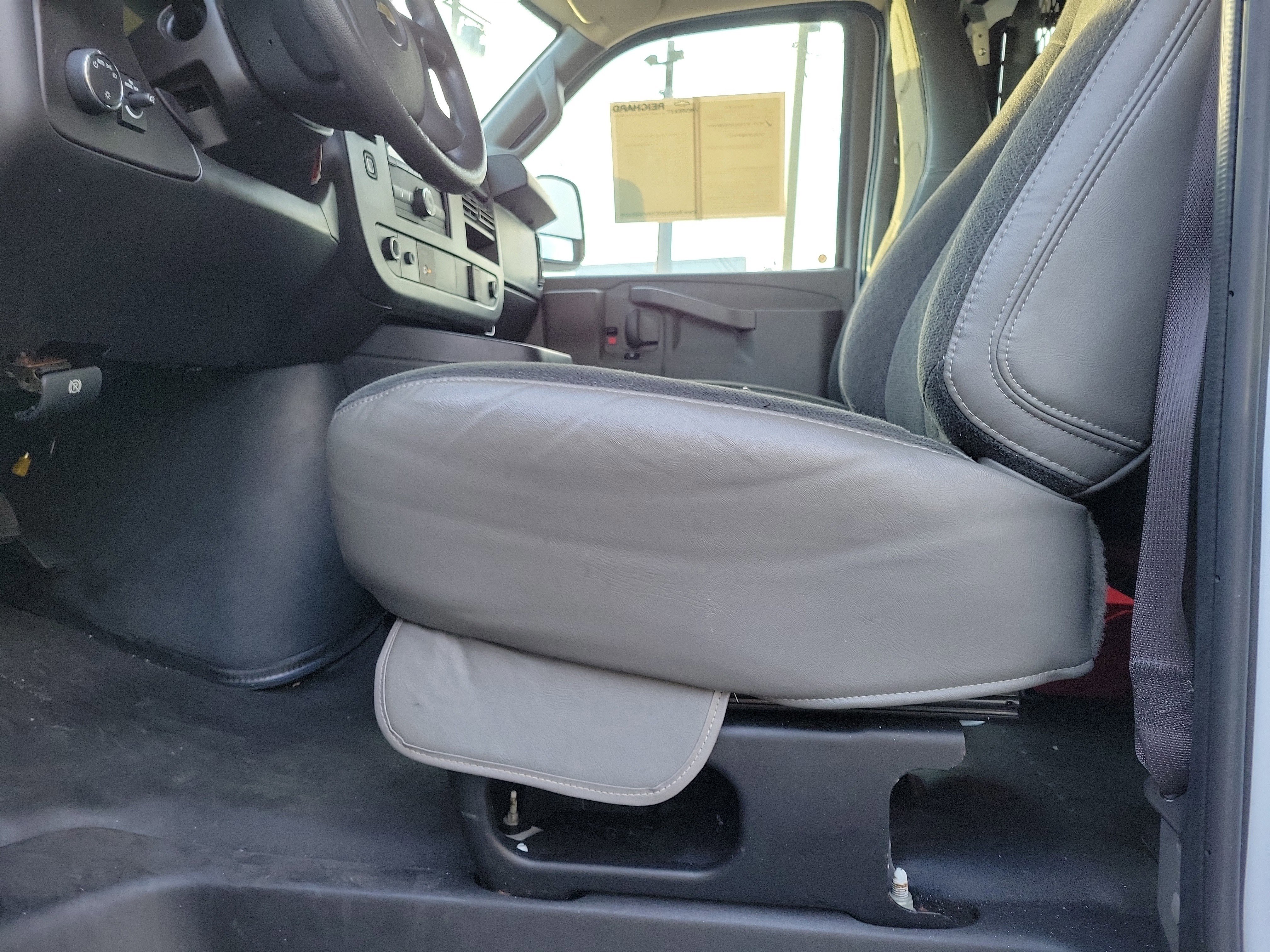 Used 2023 Chevrolet Express 2500 w/ Driver Convenience Package image 14