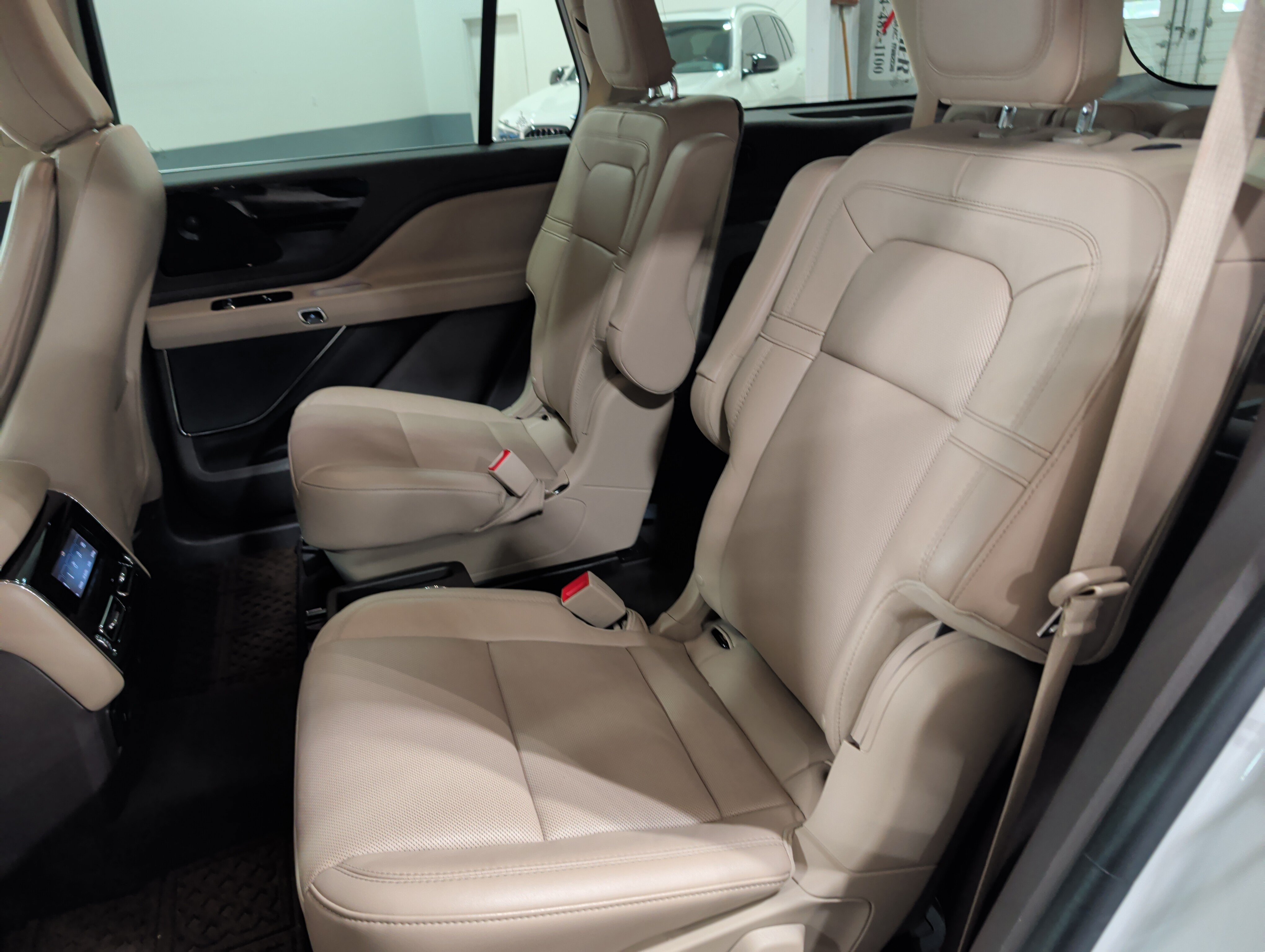 Used 2022 Lincoln Aviator Reserve w/ Elements Package Plus AWD/4WD image 9