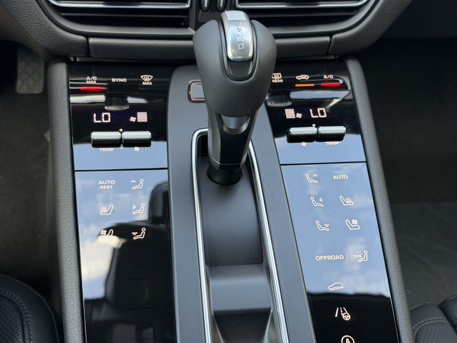 New 2026 Porsche Macan AWD/4WD image 27