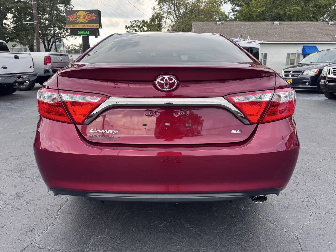 Used 2017 Toyota Camry SE image 5