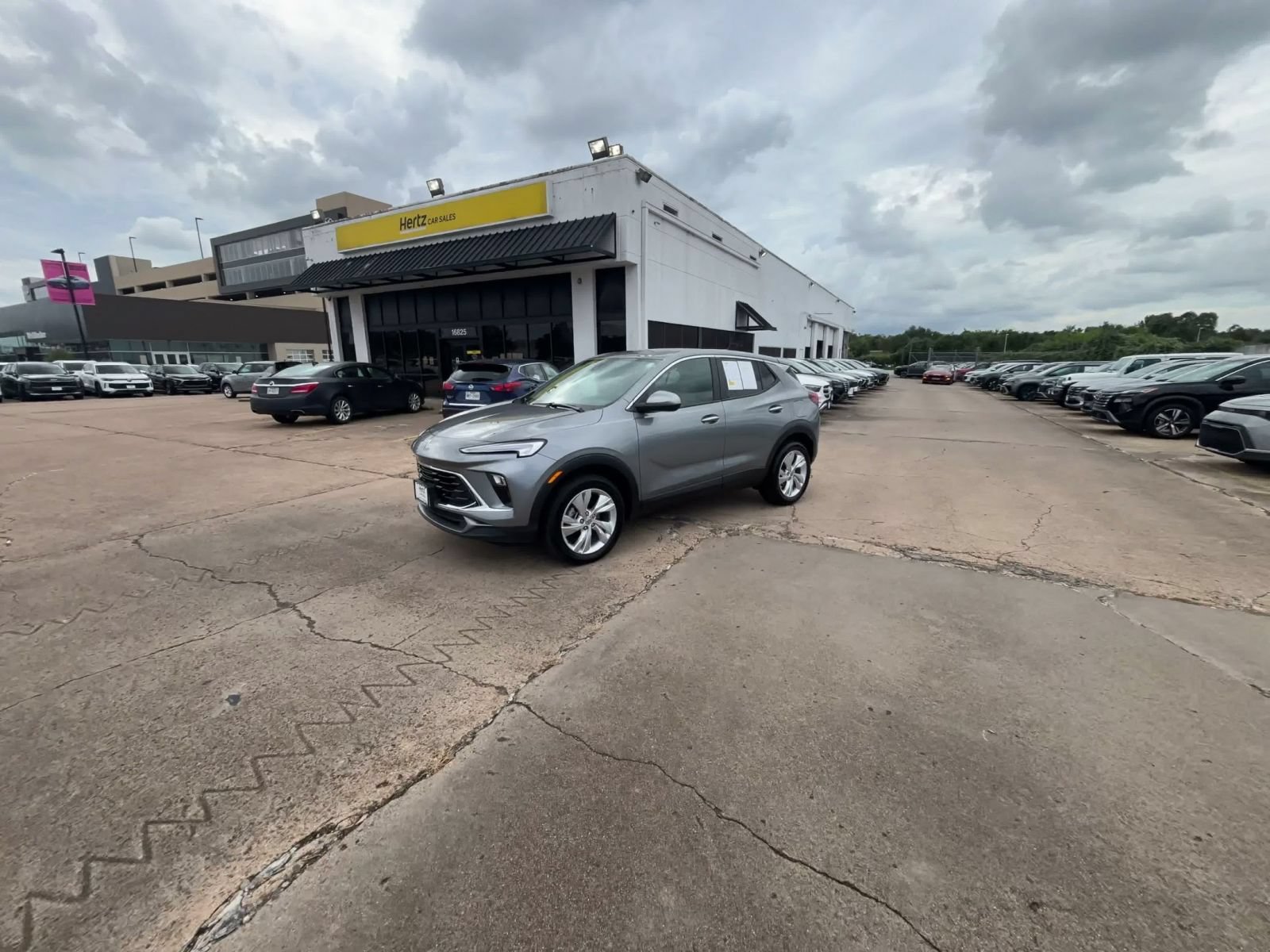 Used 2025 Buick Encore GX Preferred AWD/4WD image 13