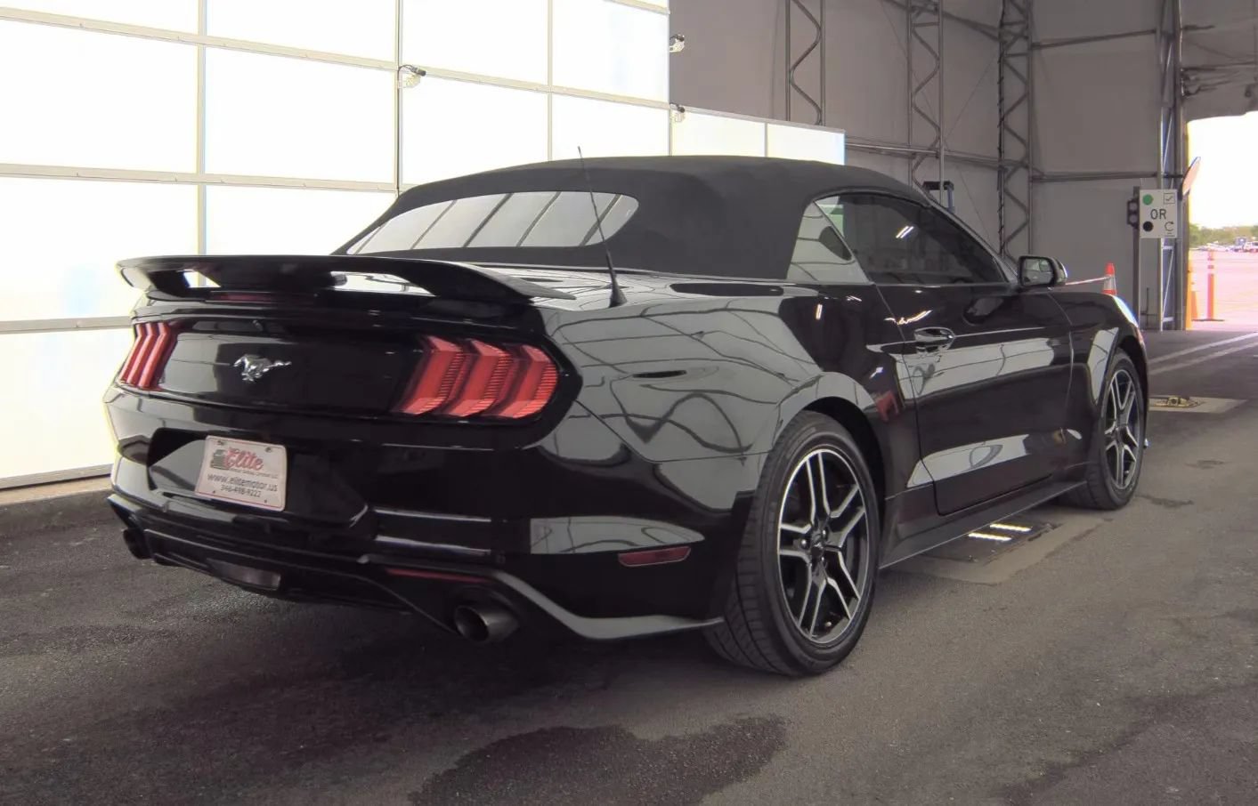 Used 2019 Ford Mustang Premium RWD image 43