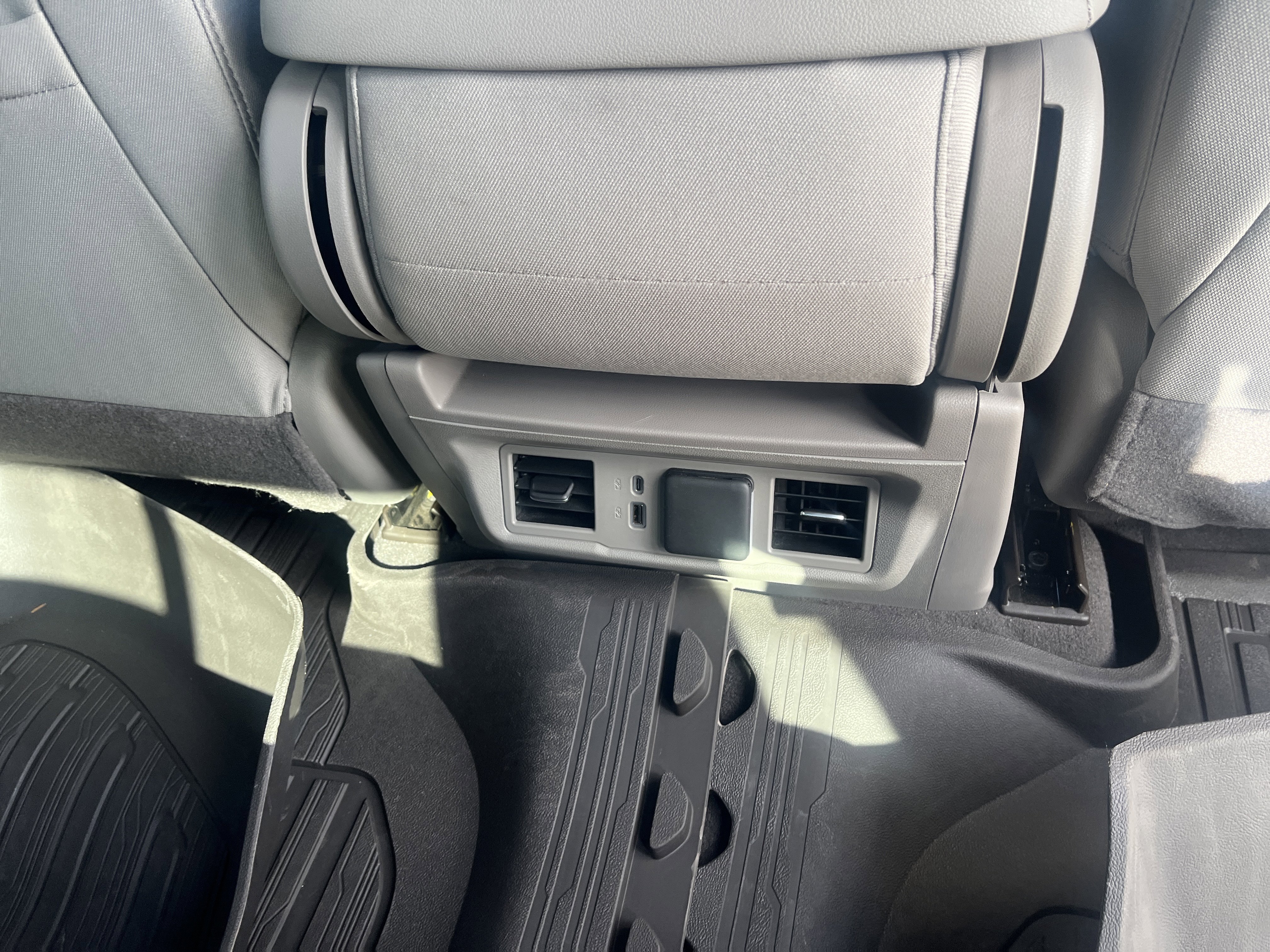 Used 2025 GMC Sierra 1500 SLE w/ Preferred Package image 15