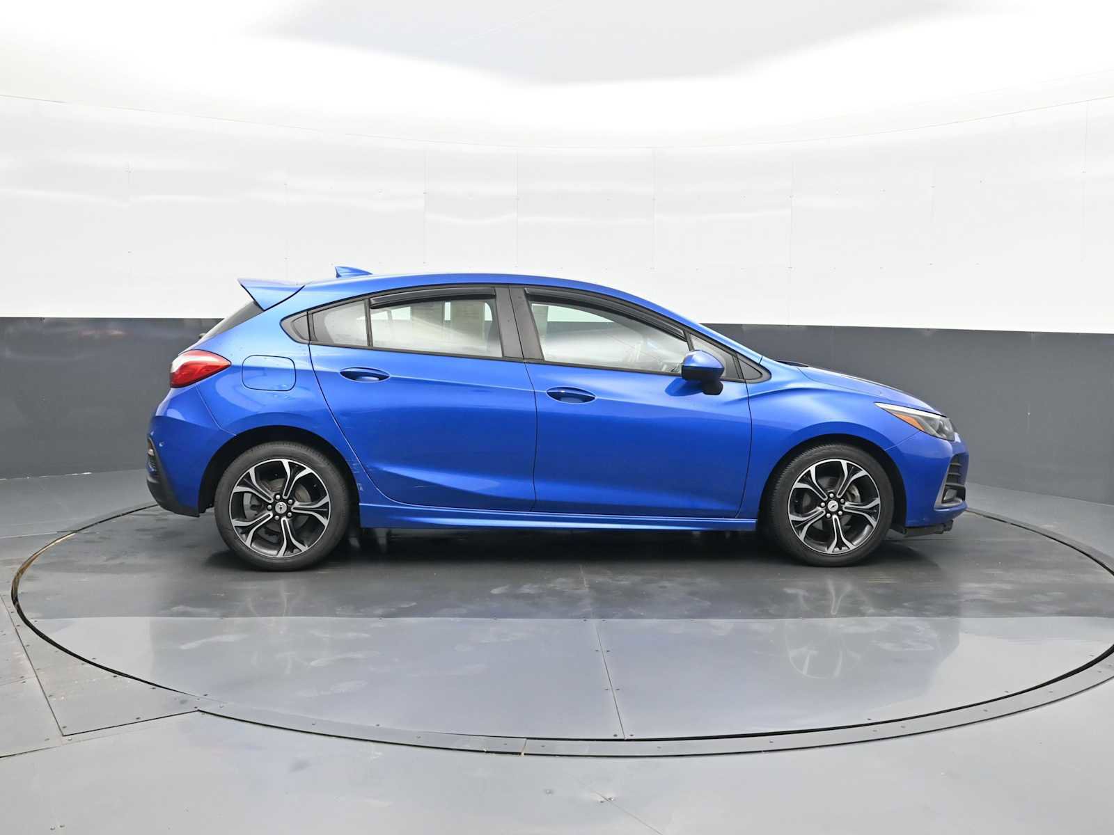 Used 2019 Chevrolet Cruze LT w/ Convenience Package image 9