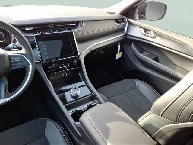 New 2025 Jeep Grand Cherokee Altitude AWD/4WD image 12