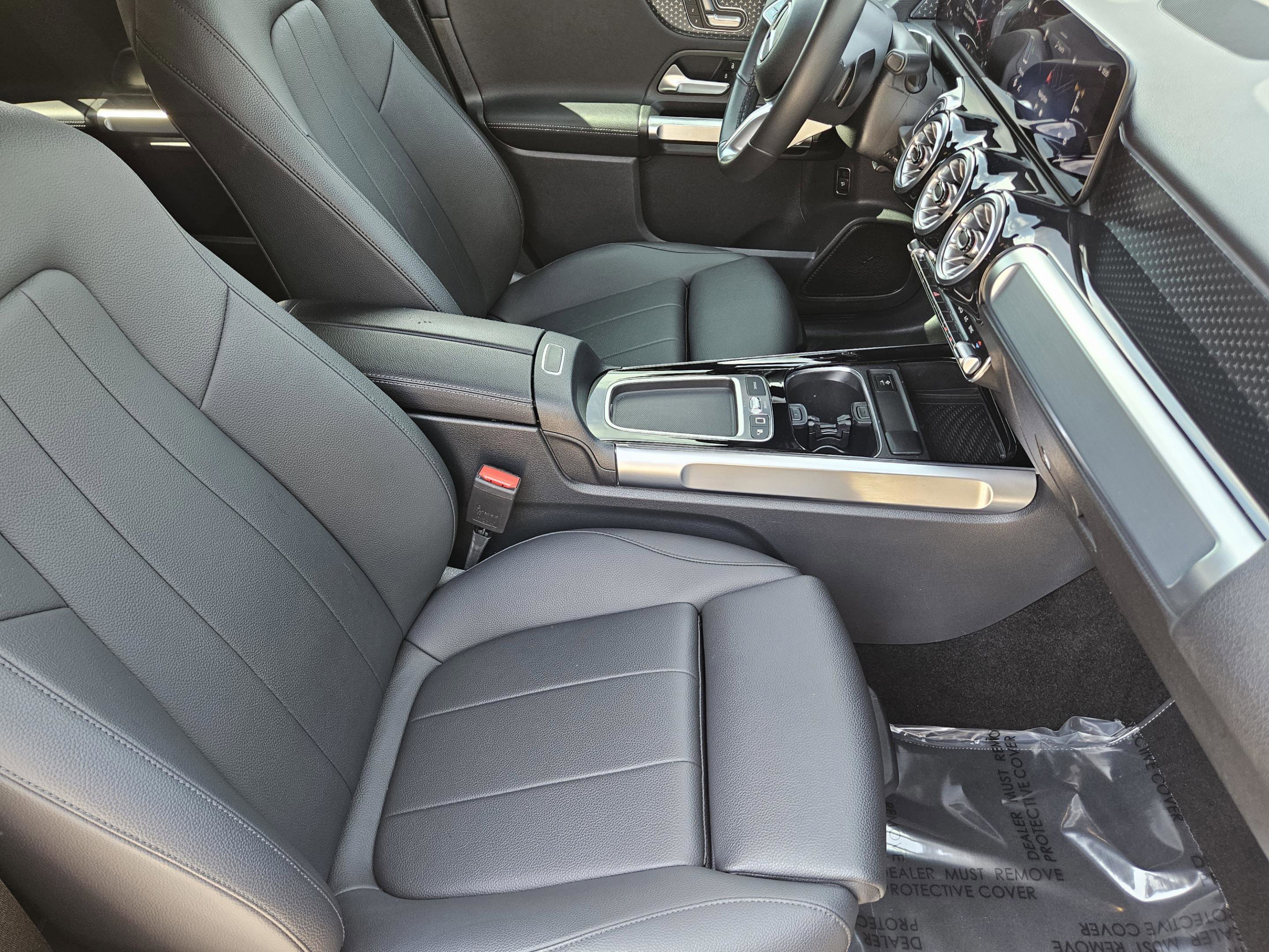 Certified 2025 Mercedes-Benz GLB 250 image 6