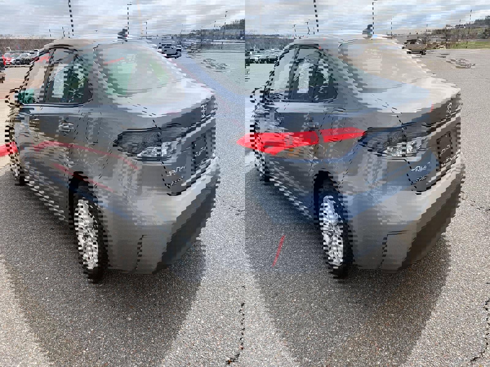 Used 2025 Toyota Corolla LE w/ LE Premium Package FWD image 11