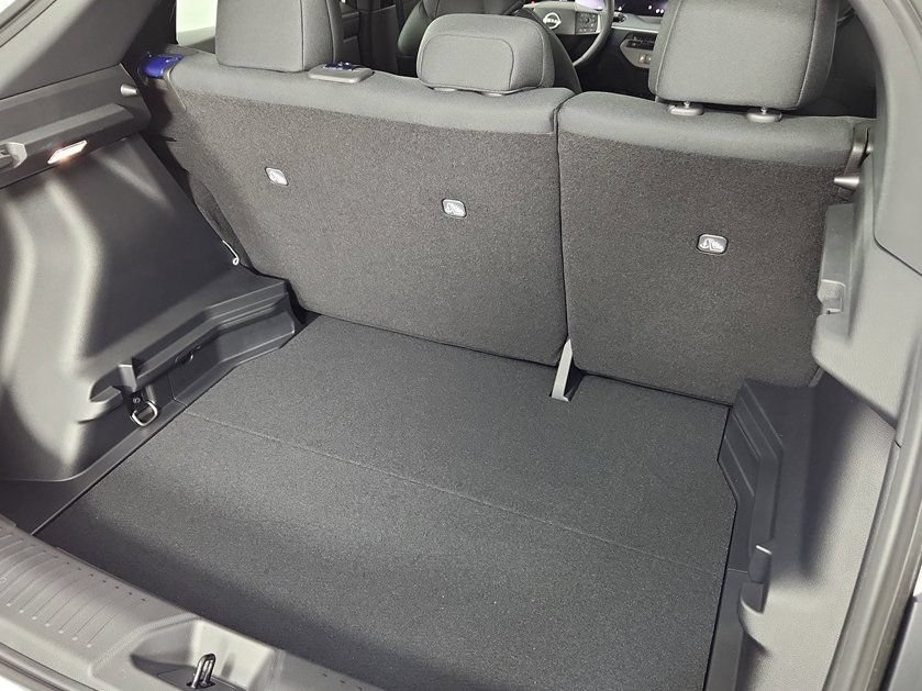 New 2026 Nissan Leaf w/ Floor Mat Package (S+) FWD image 16