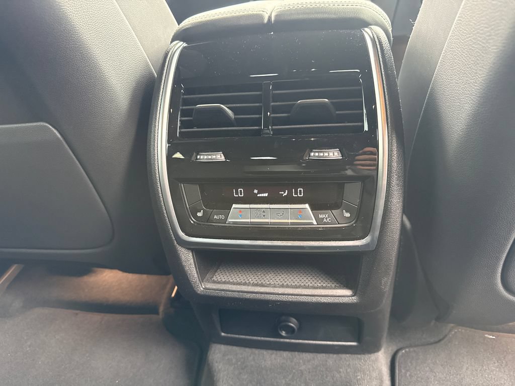 Used 2024 BMW X6 xDrive40i w/ Premium Package AWD/4WD image 17