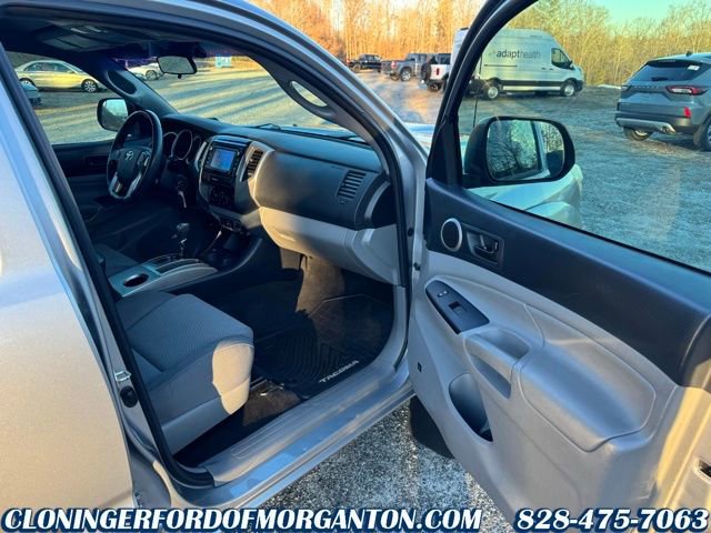 Used 2015 Toyota Tacoma PreRunner image 17