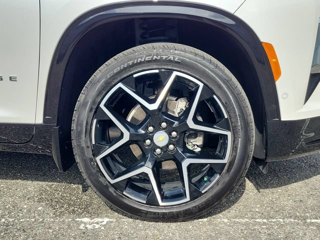 Certified 2025 Chevrolet Traverse High Country w/ LPO, Floor Liner Package FWD image 6