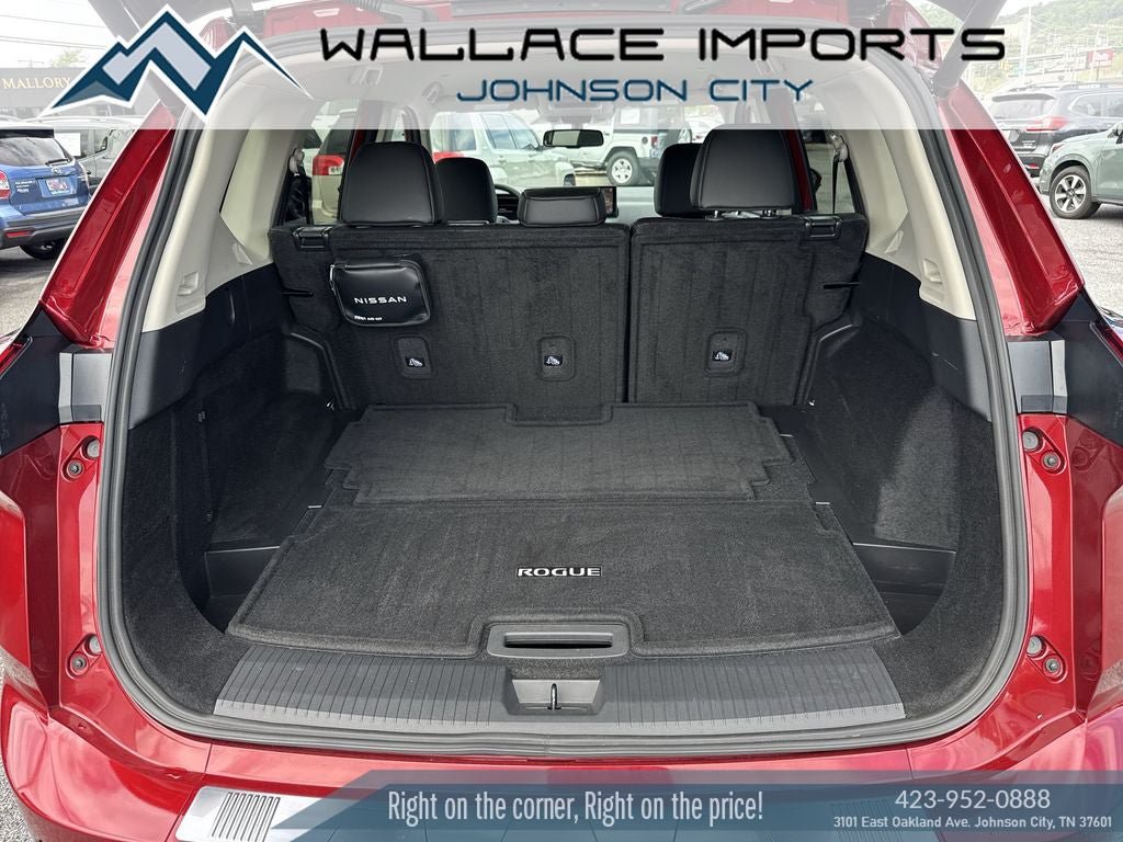 Used 2025 Nissan Rogue SL AWD/4WD image 42