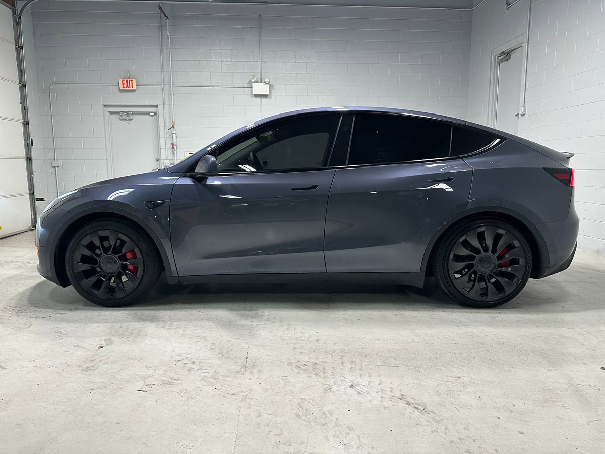 Used 2023 Tesla Model Y Performance AWD/4WD image 17