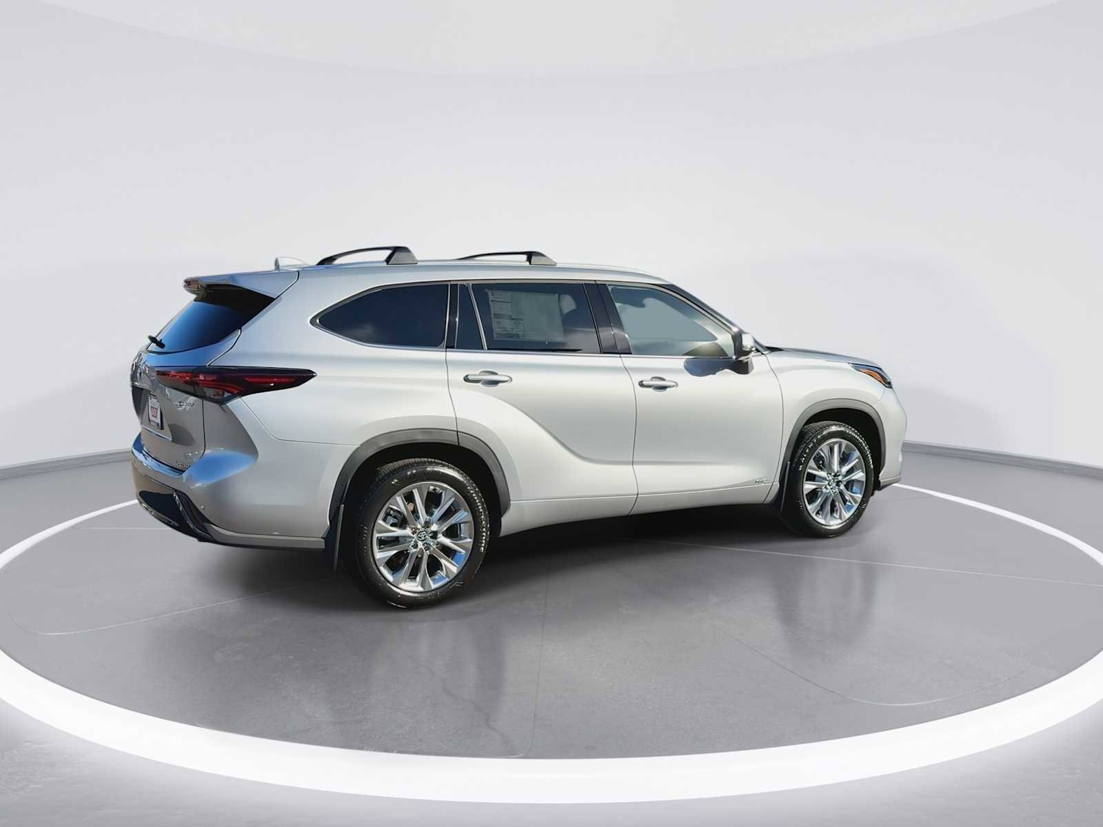 New 2025 Toyota Highlander Limited image 8