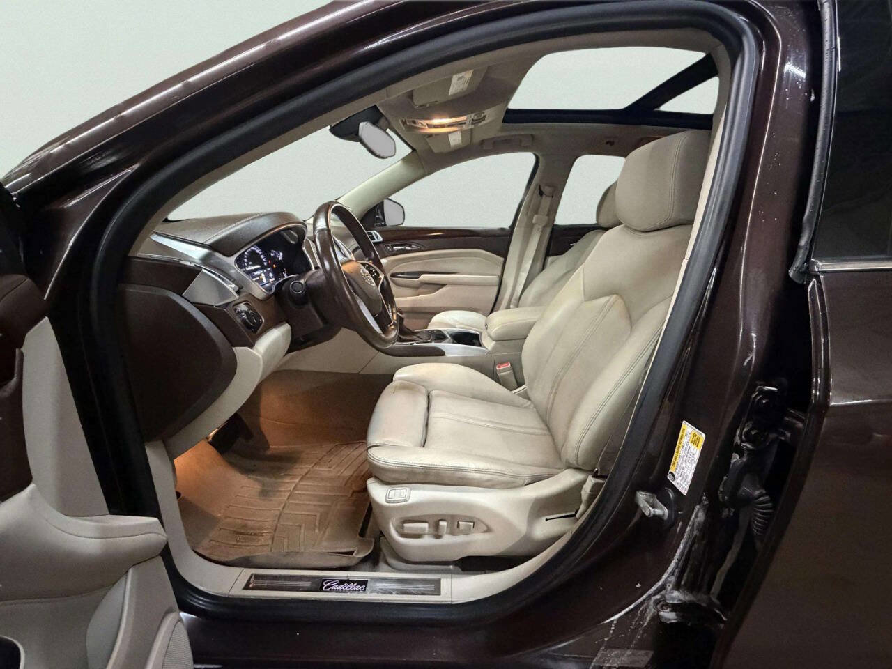 Used 2015 Cadillac SRX Luxury w/ Driver Awareness Package image 18