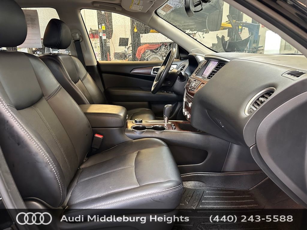 Used 2019 Nissan Pathfinder Platinum w/ Cargo Package AWD/4WD image 26