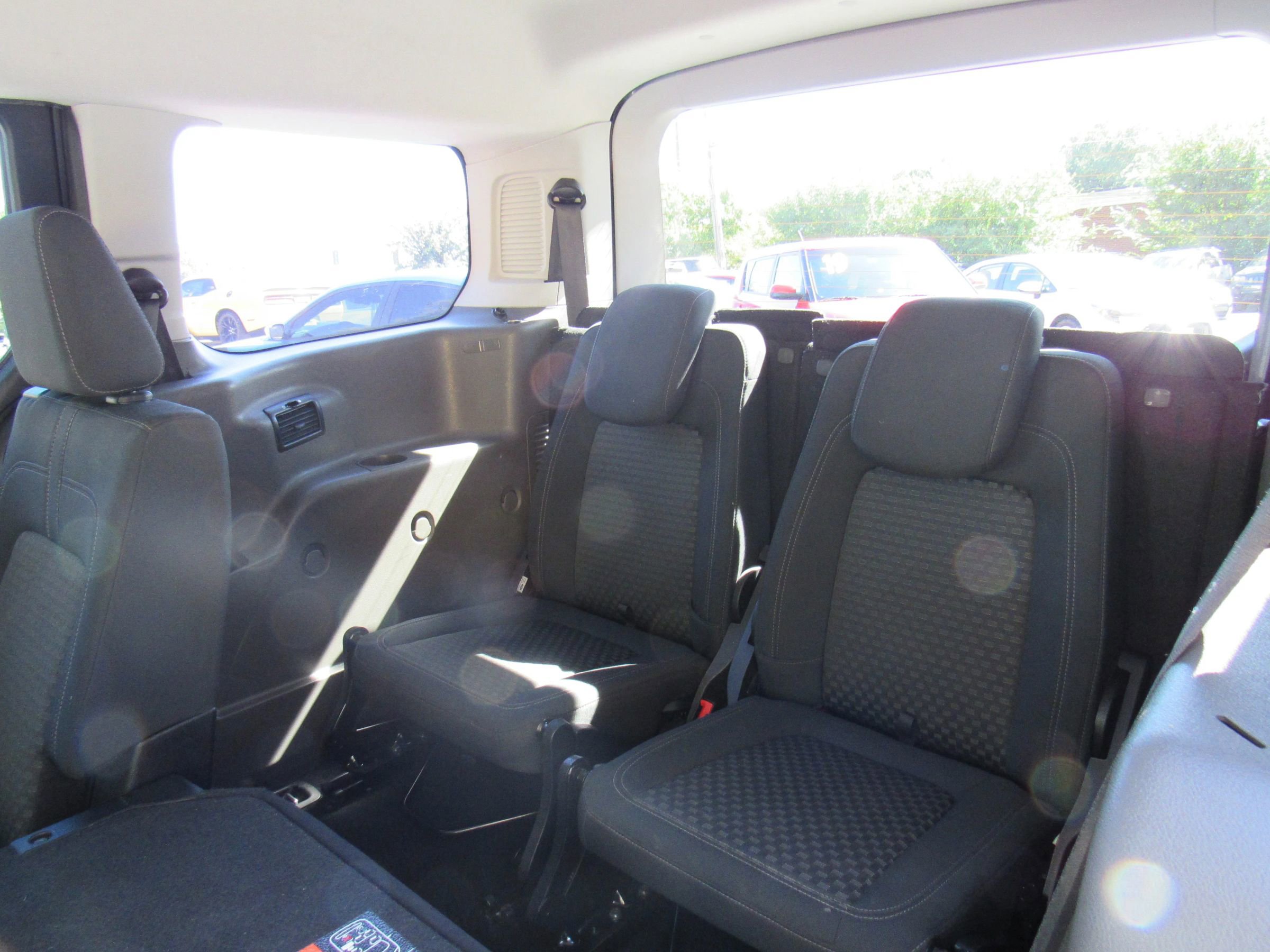 Used 2019 Ford Transit Connect XLT w/ Driver-Assist Package image 16