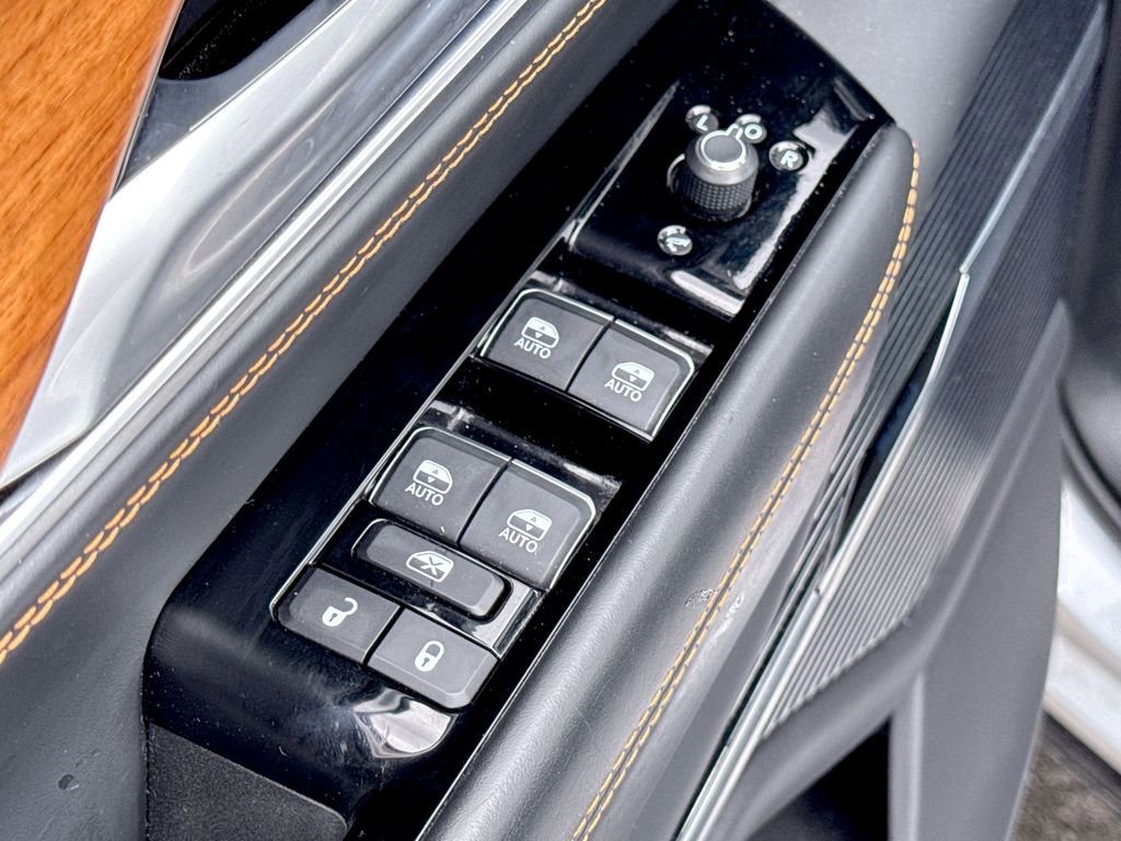 Used 2024 Jeep Grand Wagoneer L Series III image 25