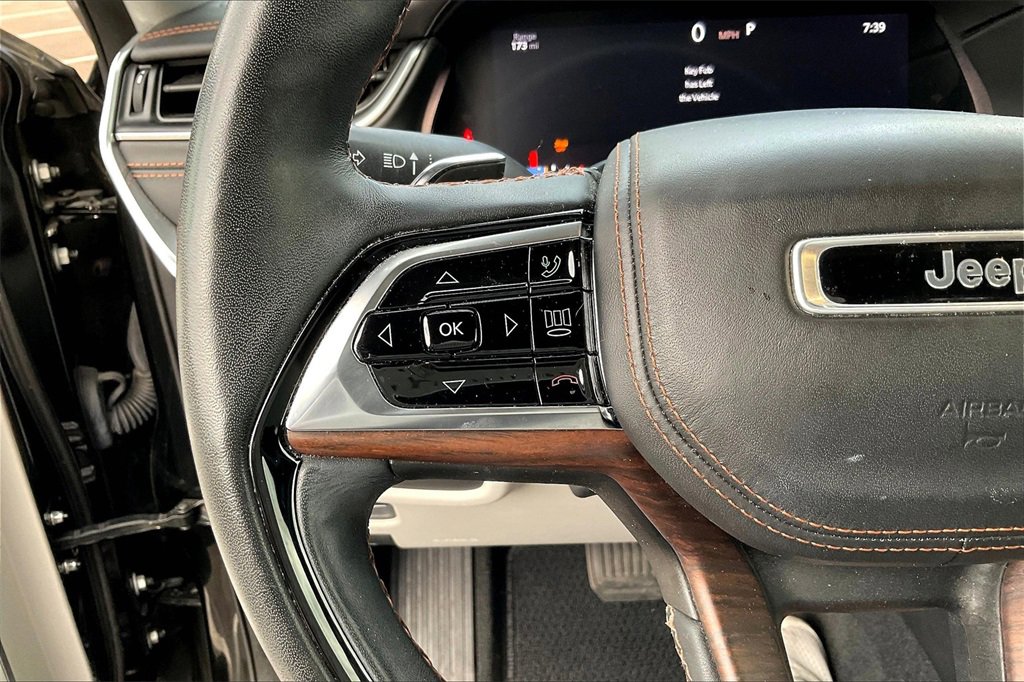 Used 2021 Jeep Grand Cherokee L Summit w/ Luxury Tech Group V image 18