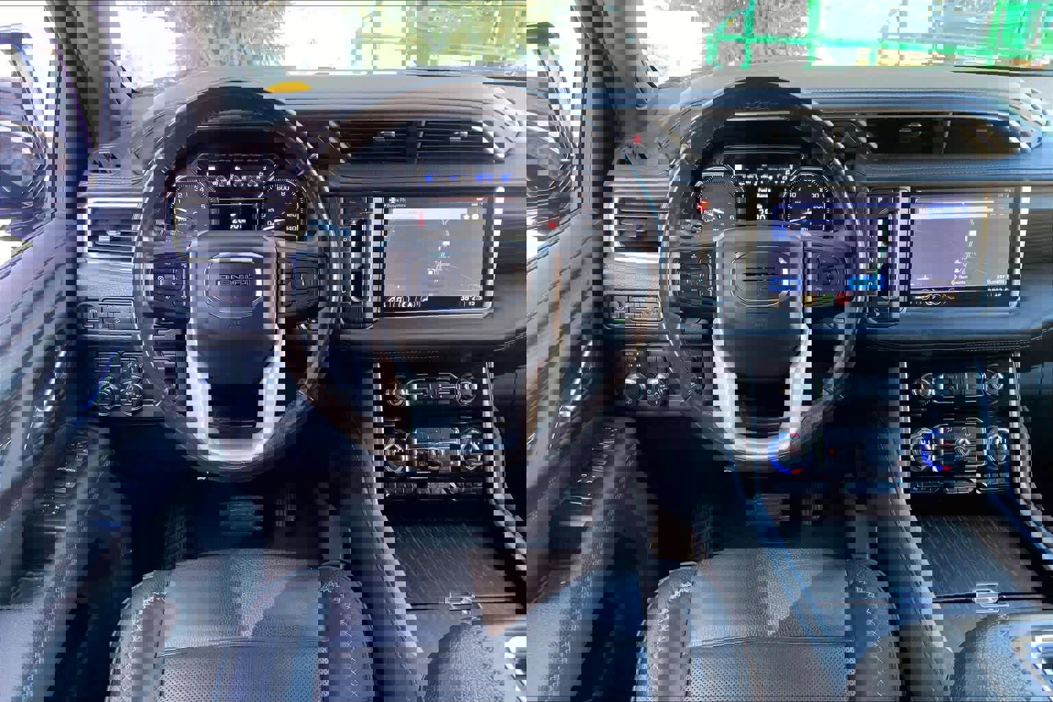 Used 2021 GMC Yukon XL Denali w/ Denali Ultimate Package image 5