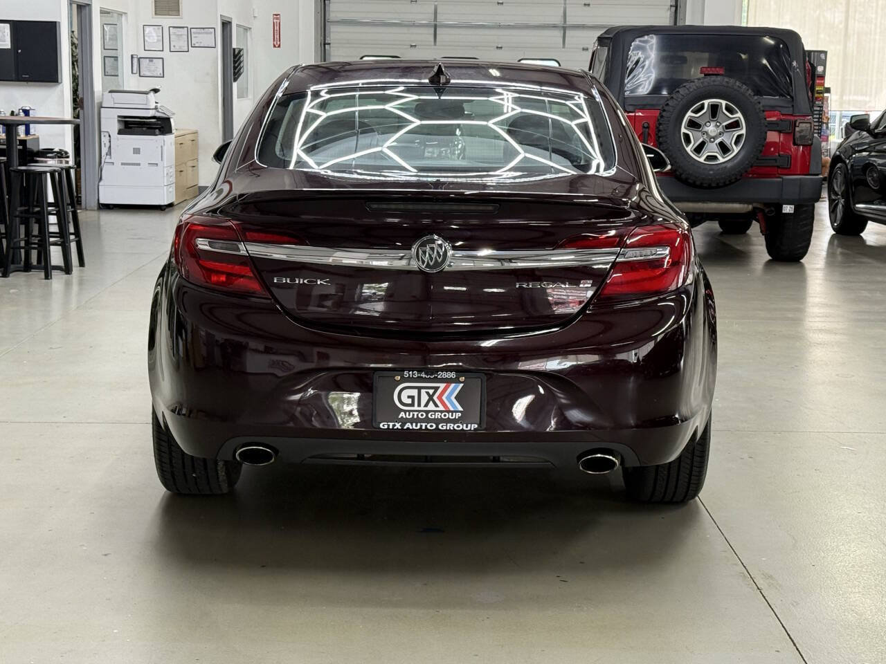 Used 2017 Buick Regal Sport Touring FWD image 3