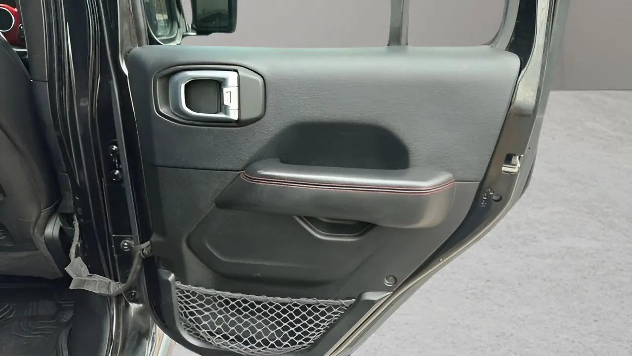 Used 2018 Jeep Wrangler Unlimited Rubicon image 22