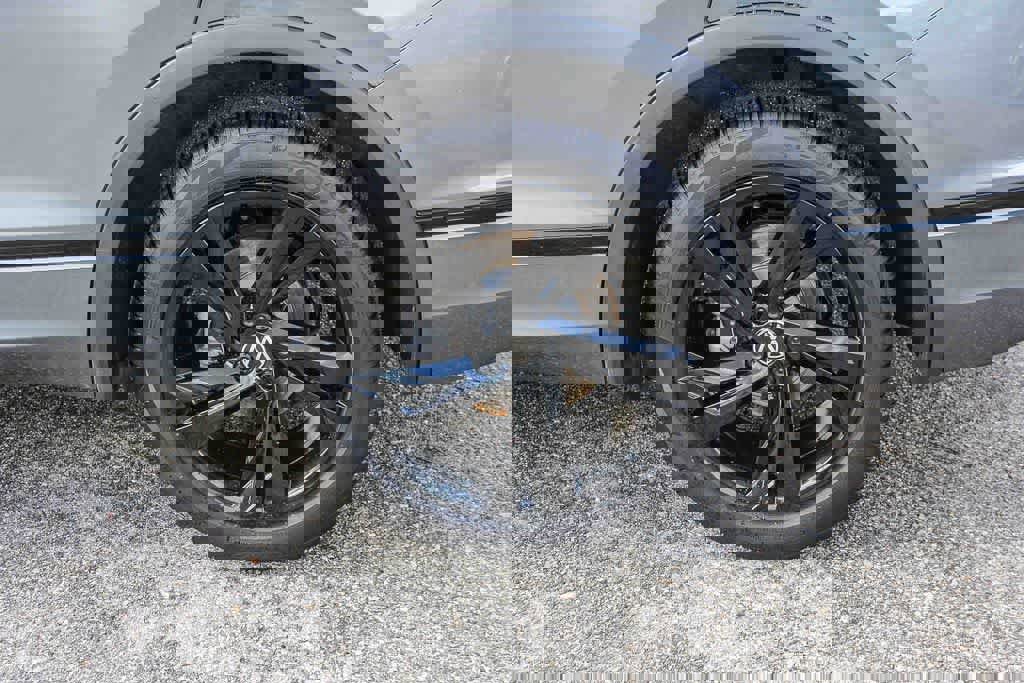 Used 2024 Volkswagen Tiguan SE R-Line image 10