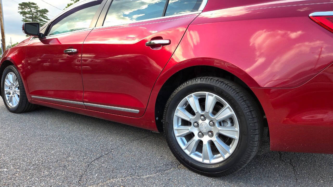 Used 2012 Buick LaCrosse Premium w/ Entertainment Package FWD image 9