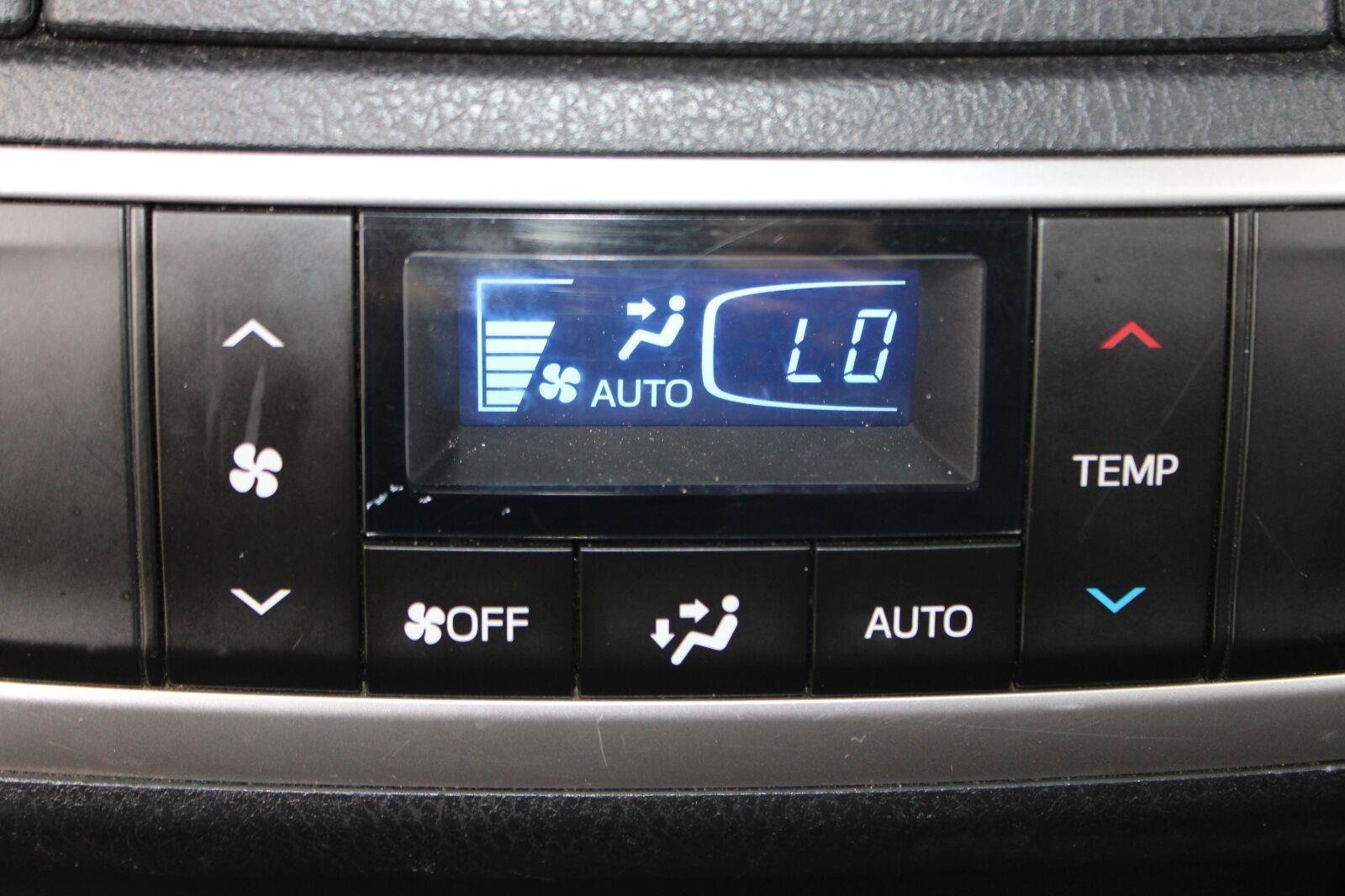Used 2018 Toyota Highlander XLE AWD/4WD image 32