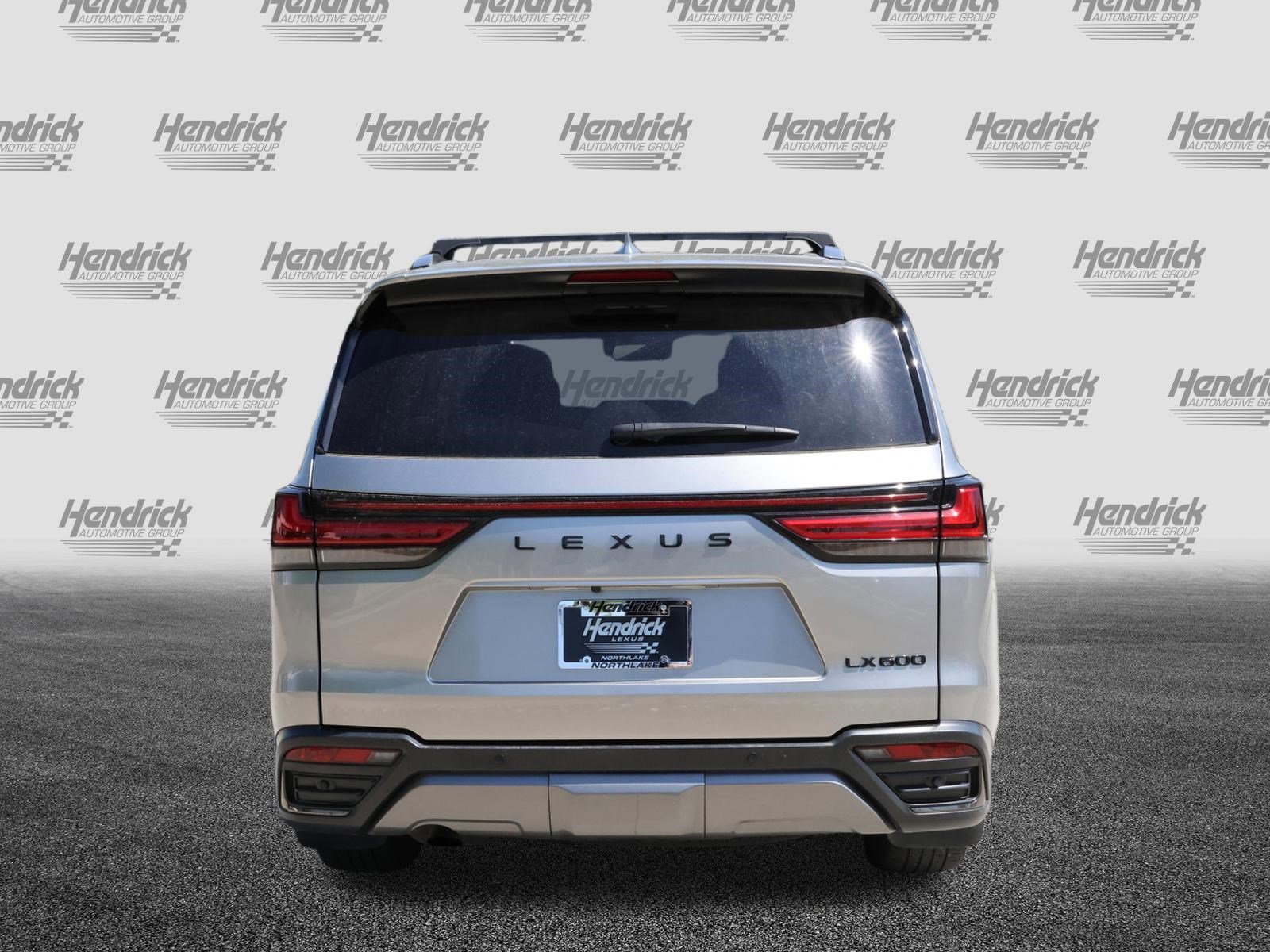 Used 2022 Lexus LX 600 4WD w/ Appearance Package image 8
