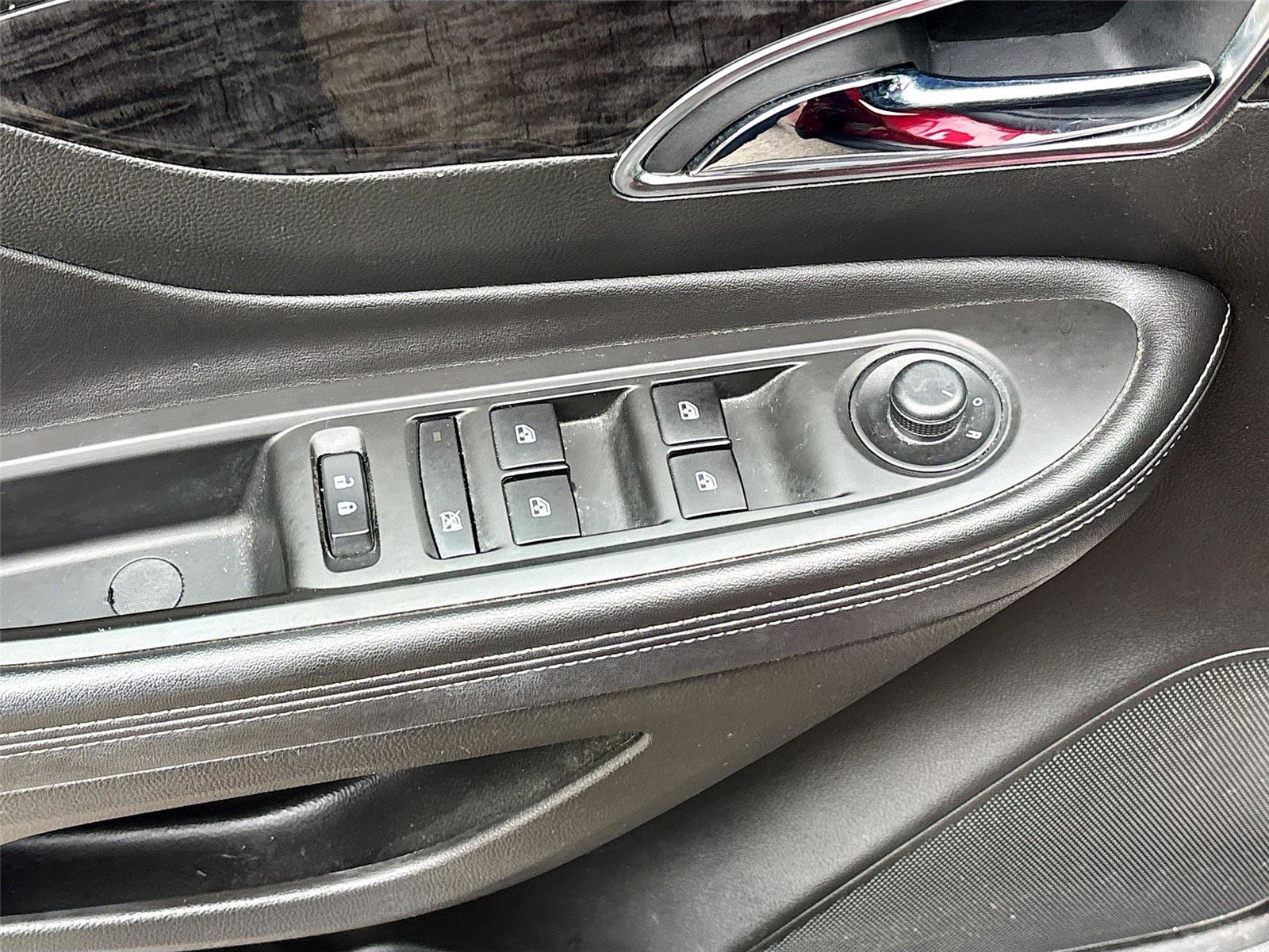 Used 2016 Buick Encore Leather FWD image 17