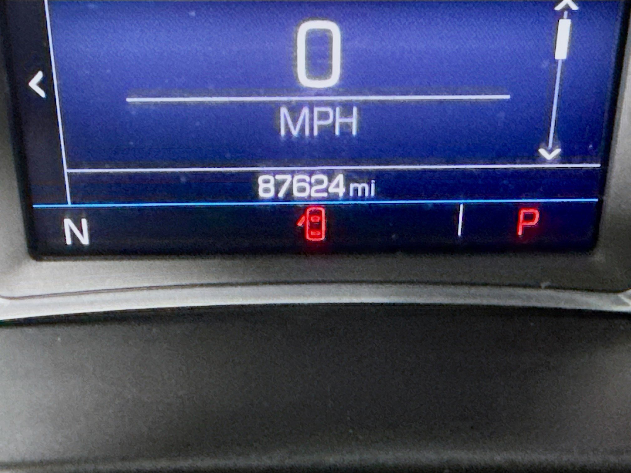 Used 2022 GMC Acadia SLE w/ Driver Convenience Package FWD image 16