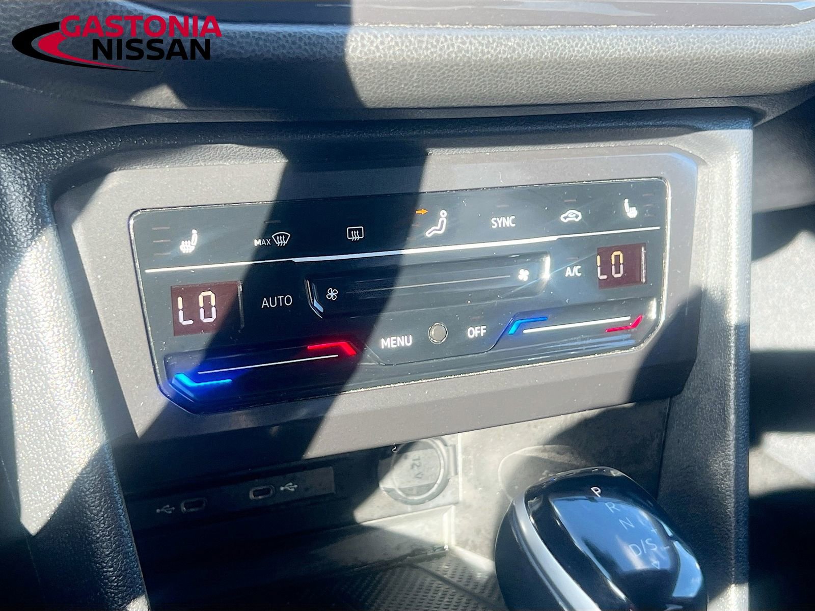 Used 2024 Volkswagen Tiguan SE image 19