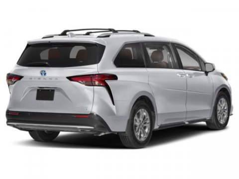 Used 2025 Toyota Sienna Platinum image 2