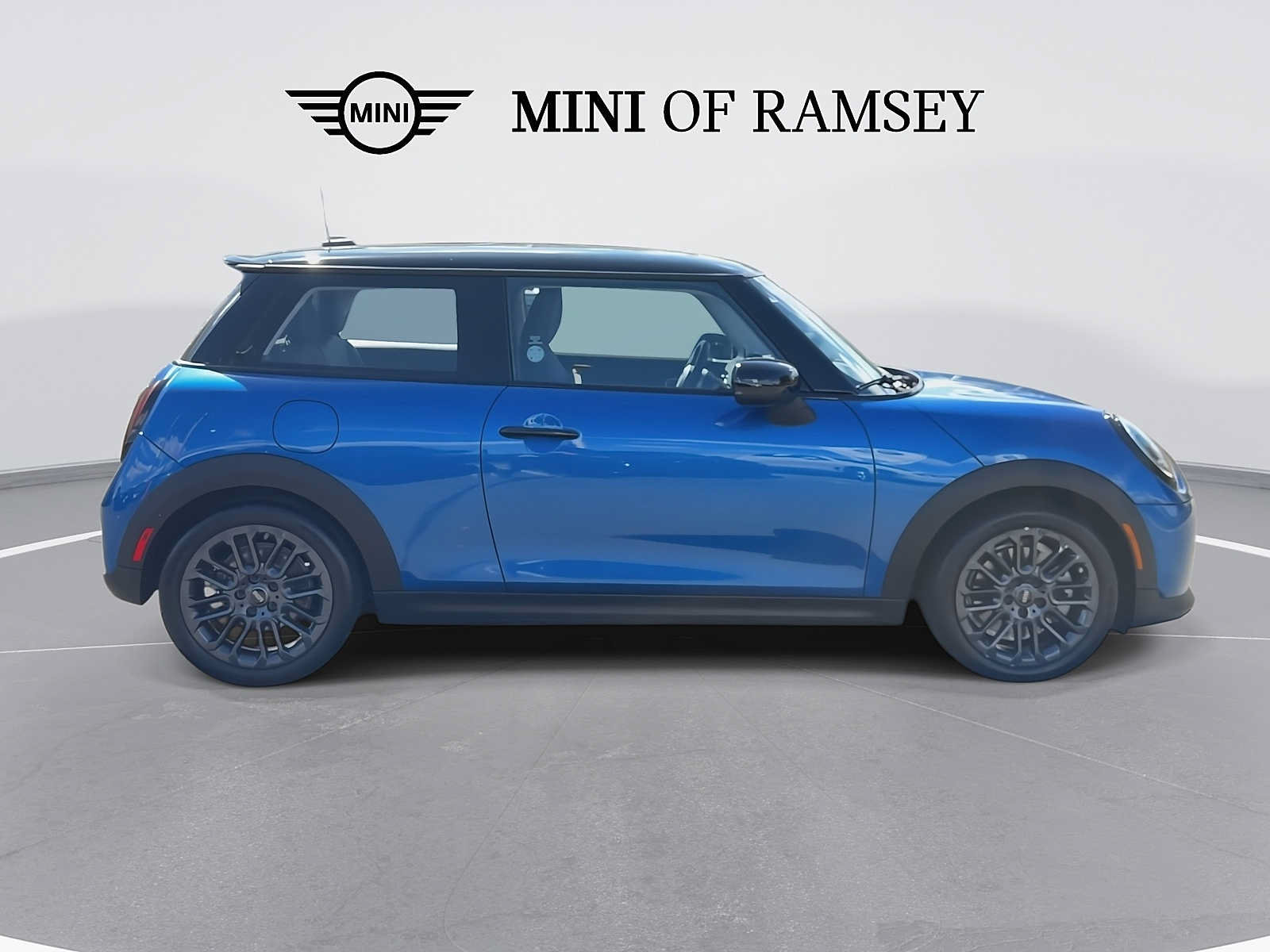 Used 2025 MINI Cooper S FWD image 9