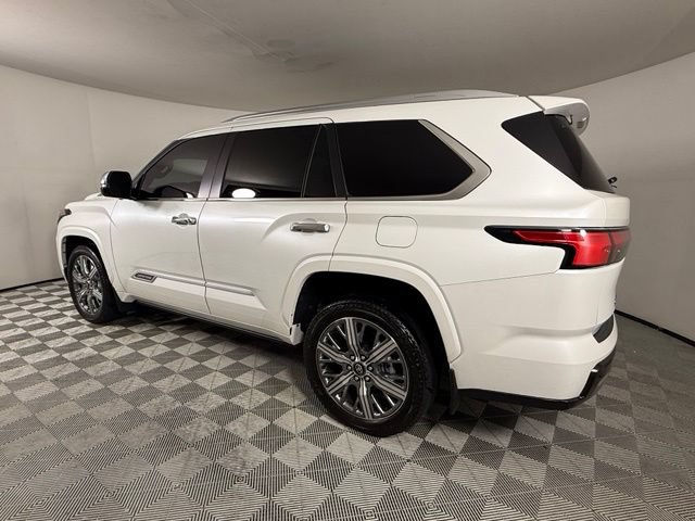 Used 2025 Toyota Sequoia Capstone AWD/4WD image 4