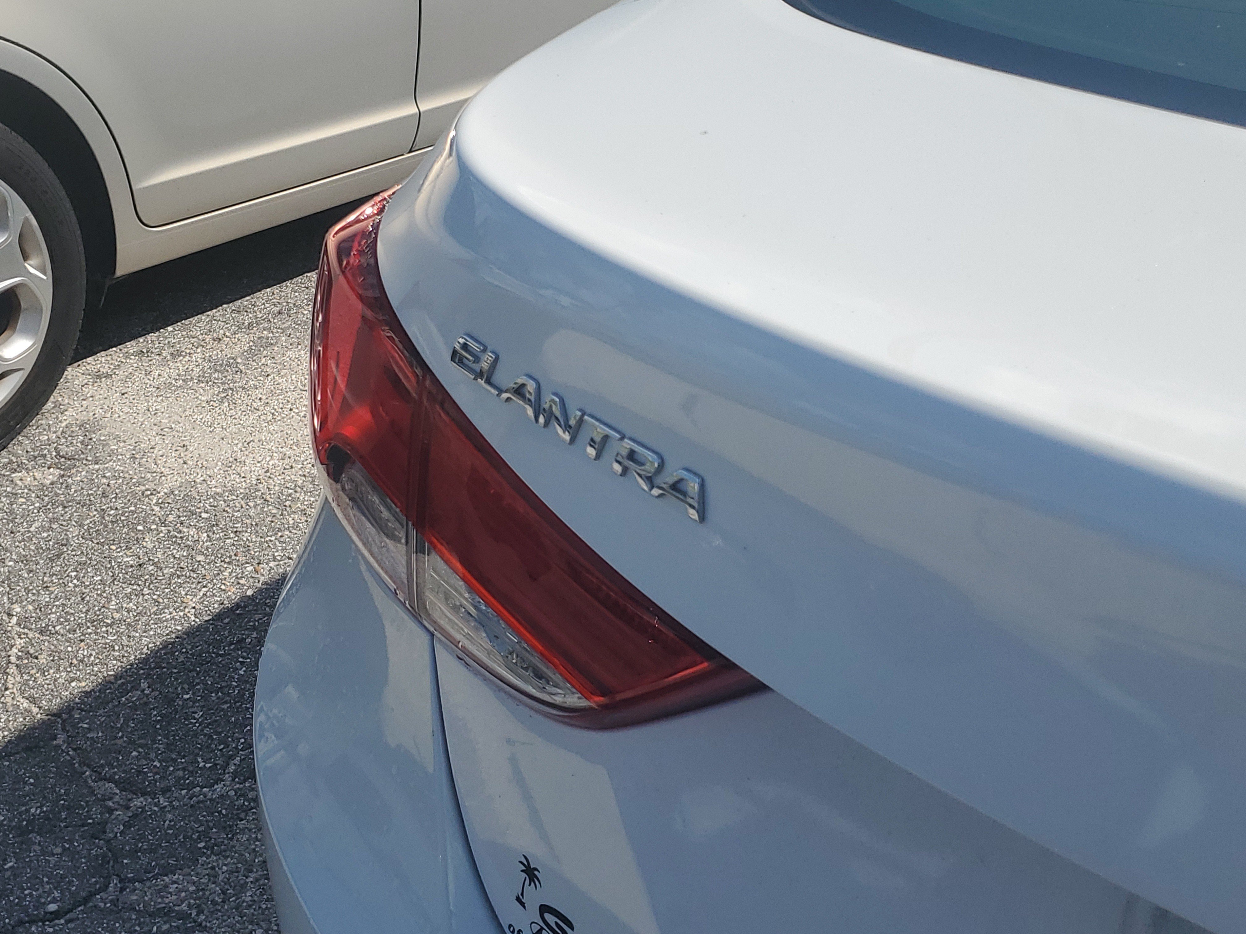 Used 2013 Hyundai Elantra GLS w/ Preferred Pkg FWD image 6