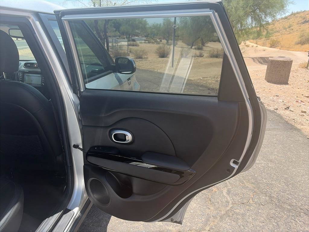 Used 2015 Kia Soul ! w/ Sun & Sound Package FWD image 24