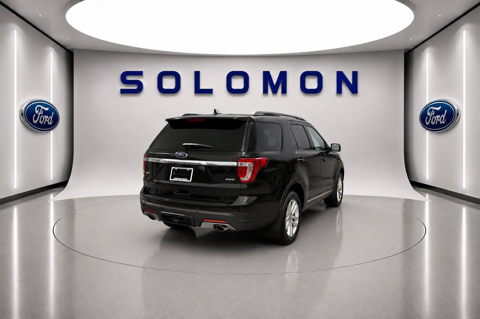 Used 2018 Ford Explorer XLT AWD/4WD image 5